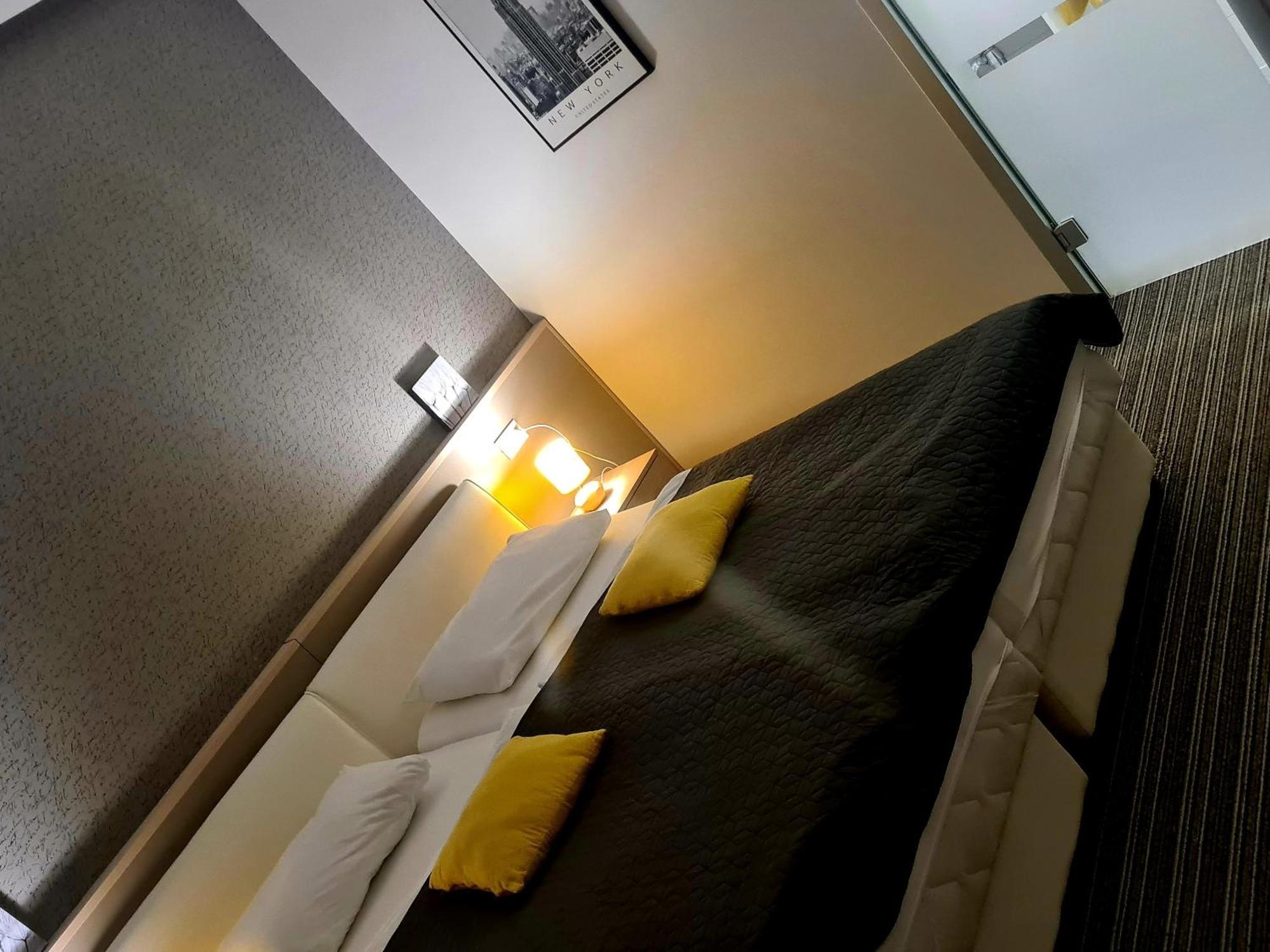 Bonitos, Sobe-Rooms สลาวอนสกีบรอด ห้อง รูปภาพ